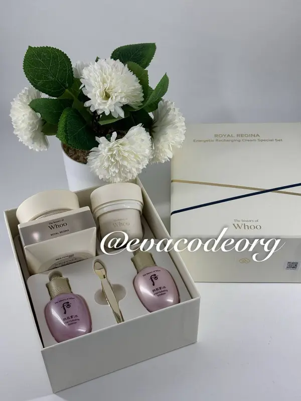 The History of WHOO Royal Regina Energetic Recharging Cream Special Set (Box 12) (540 g)